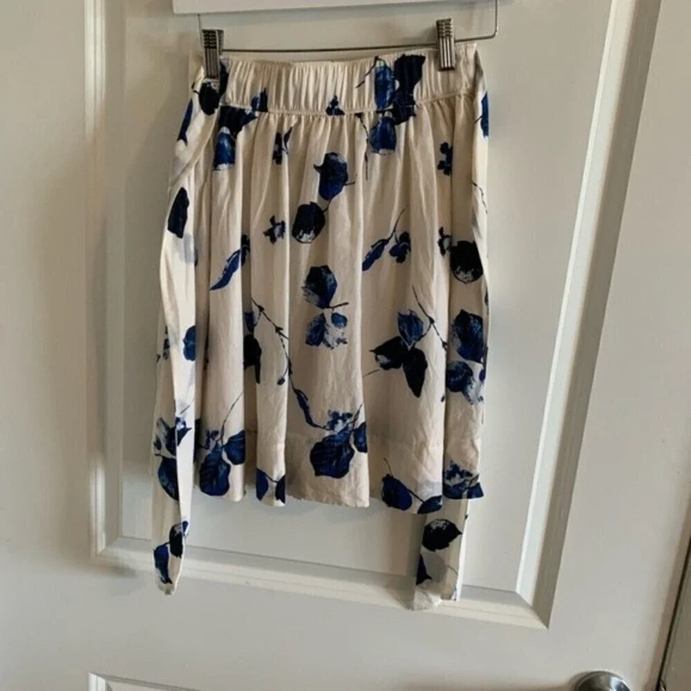 Club Monaco White Blue Tulip Tie Waist Skirt